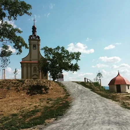 Za Humny Je Sklep Holiday home